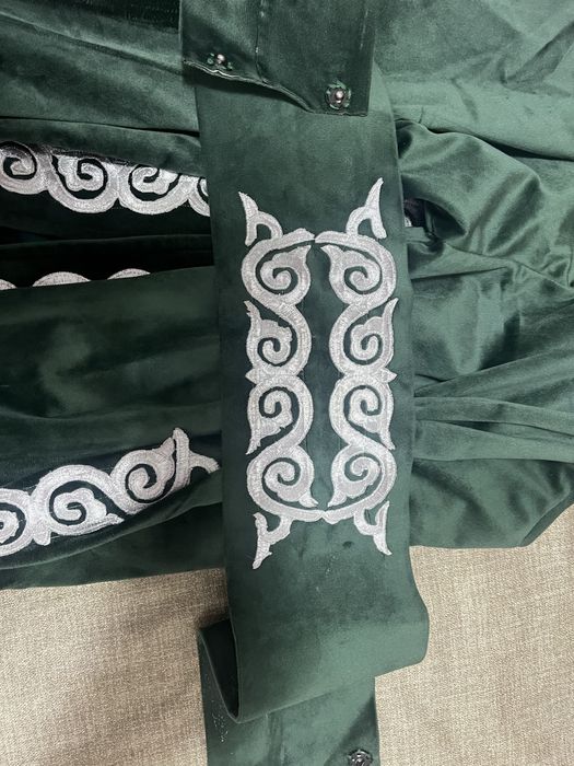 Продам национальный костюм для мальчиков