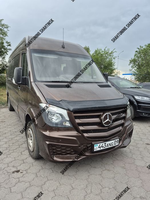 Передний бампер W906 Рестайл  Sprinter Maxton