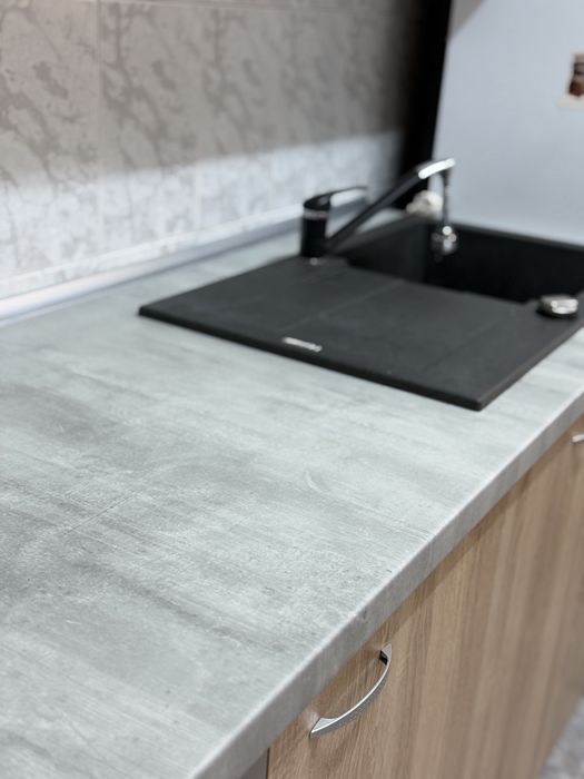 Mobila bucatarie 160 x 160 + 53 (partea de sus)