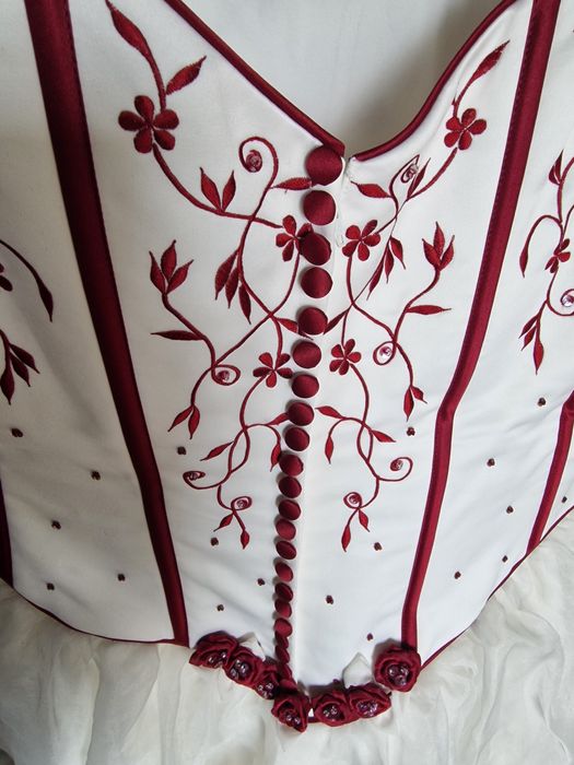 Булчинска рокля на английската марка Sincerity, размер 52