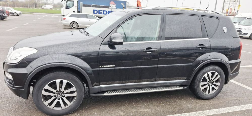 4x4 SUV SangYong Rexton
