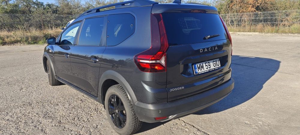 Vând Dacia jogger