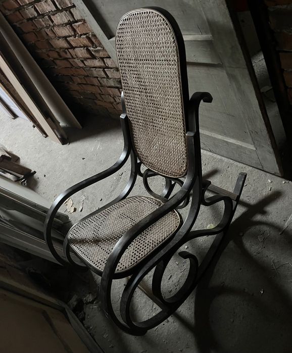 Люлеещ се стол ратан