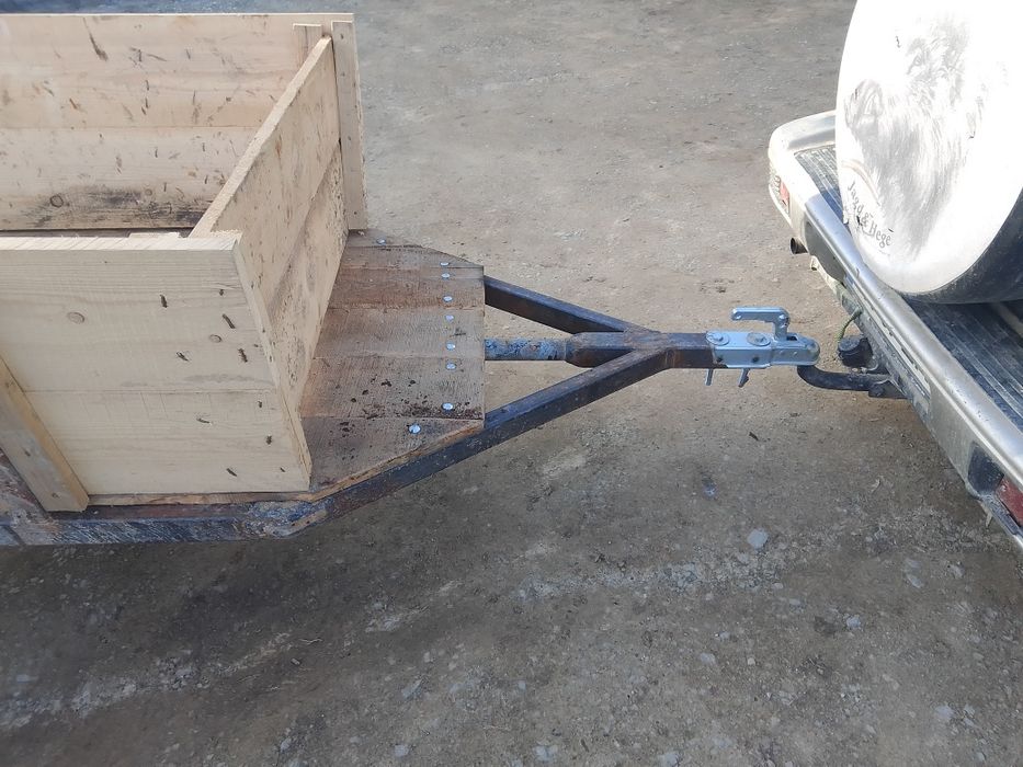 Remorcuta după jeep sau tractoras