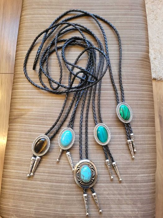 Cravata Bolo cu pandativ din pietre semipretioasa