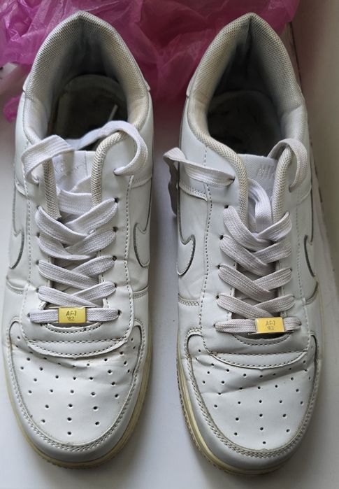 Кроссовки 1000тг