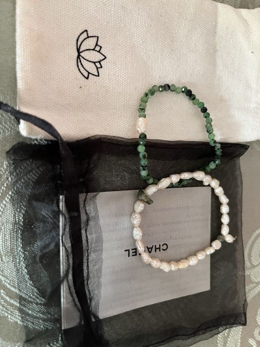 Гривни от естествени камъни