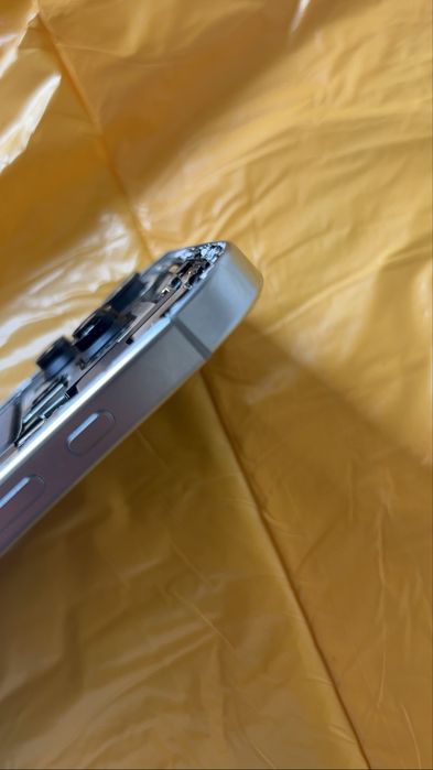 IPhone 16 Pro Max 256GB за части  -