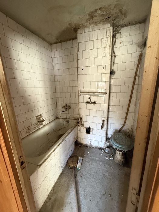 Garsoniera , Aleea Brazilor