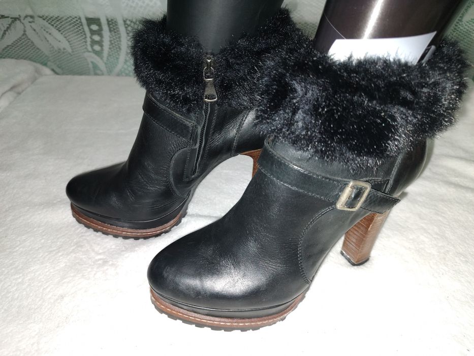 BOTINE de damă,din piele naturală,calitate italiană.