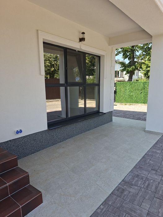 vand casa px1 4 camere din caramida