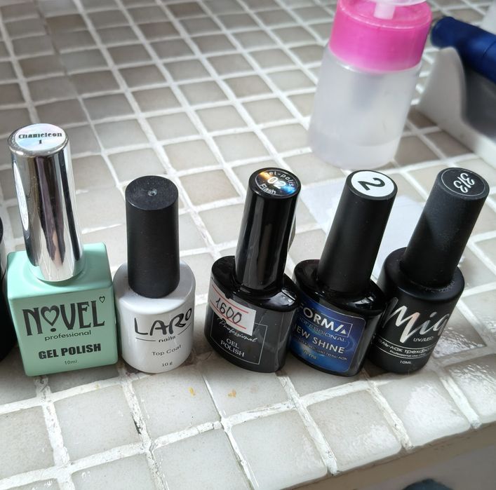 Продам лаки, базы и т.д