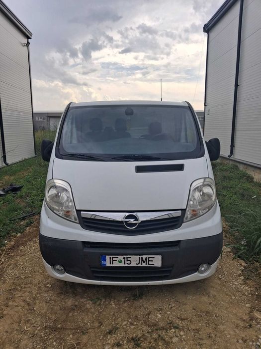 Opel Vivaro 2012 Model Lung