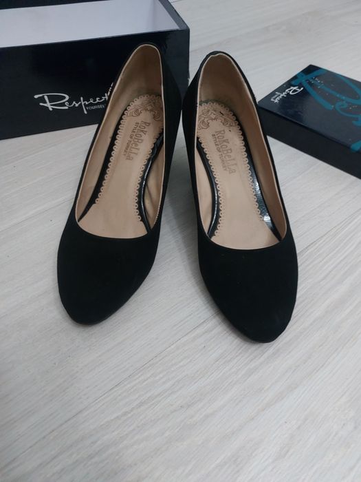 Продам туфли натуральная замша 39рр