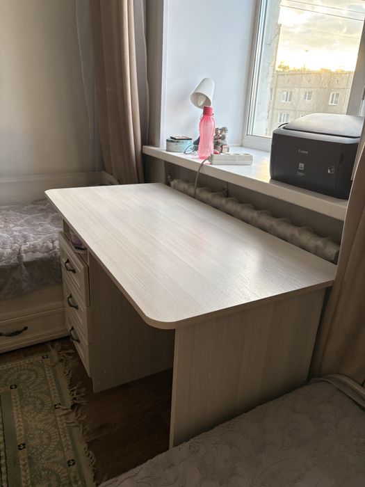 Продам стол письменный