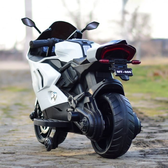 Motocicleta electrica 3-5-ani