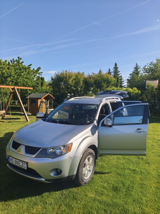 Mitsubishi Outlander 2.0 diesel mașina personală în stare foarte buna
