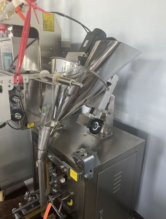 Vertikal avtomat qadoqlash uskunasi 100gr upakopka aparat suv upakobka