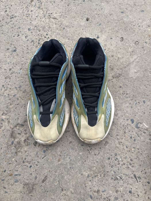 Кроссовки хорошего качества , стильные