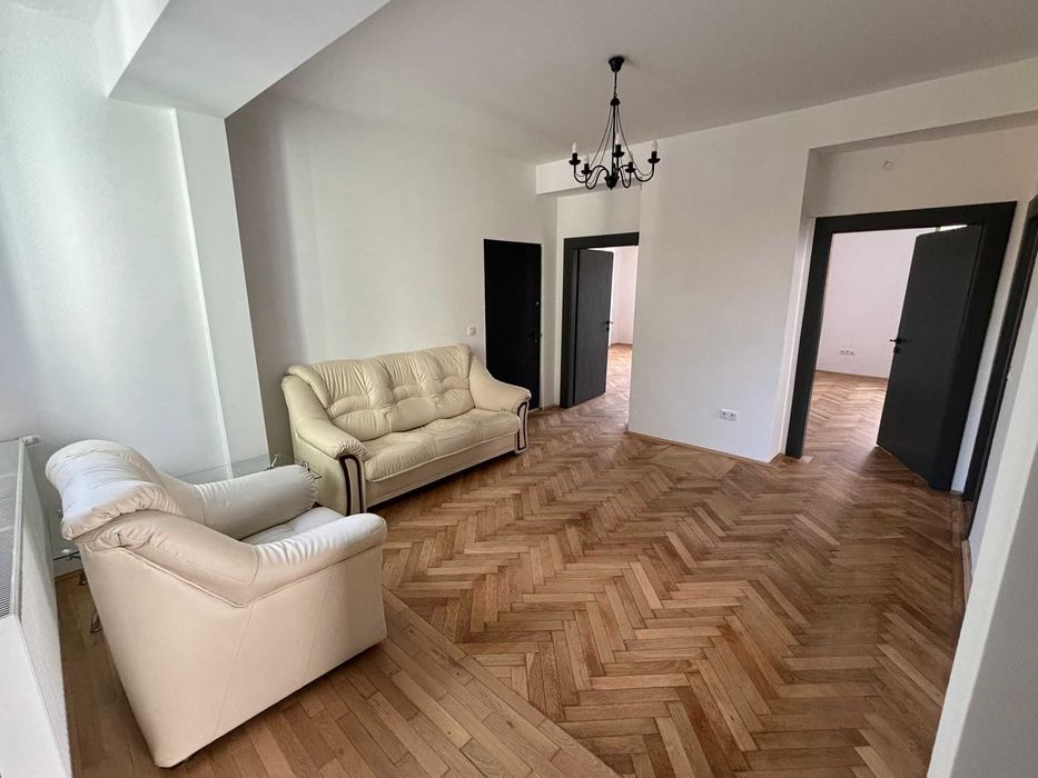 Inchiriez apartament ultracentral in vila langa Parcul Central