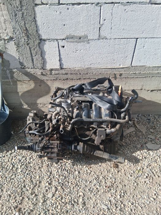 Vând motor de Golf 4 1.6 16 valve cod motor azd