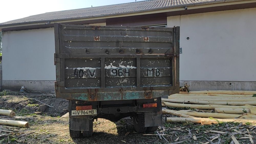 Gaz 53 mashina sotiladi