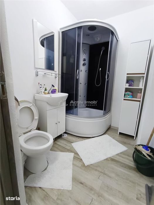 Apartament 2 camere in zona centrala Moldova Noua, langa piata