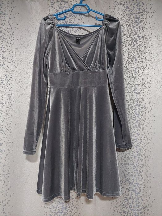 De vânzare, rochii elegante + bluză de zi