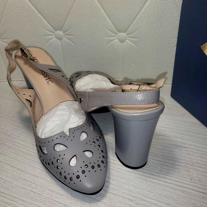 Босоножки женские