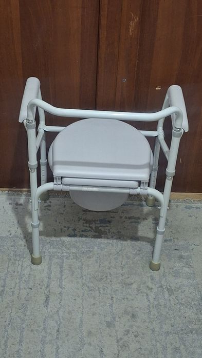 Санитарный стул туалет