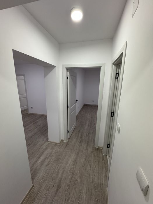 Apartament 3 camere + garaj si beci