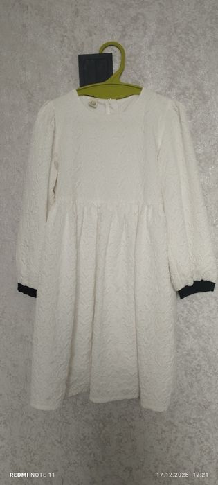 Платье нарядное белое