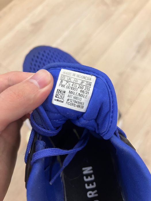 Кроссовки по символичной цене