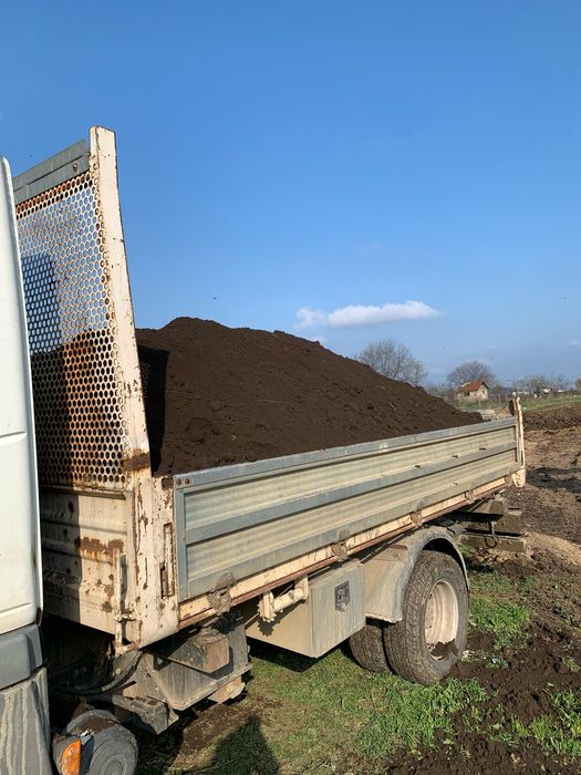 Pamant negru de flori , gradina sau gazon