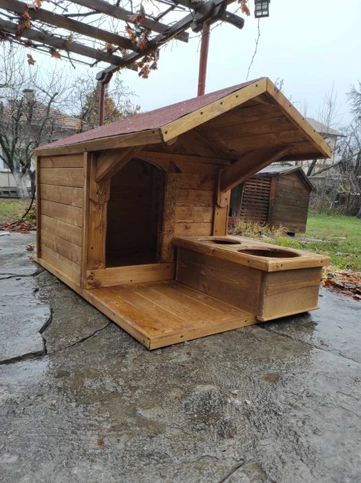 Кучешки къщи с веранди