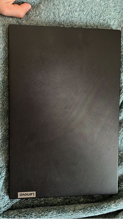 Ноутбук леново v15