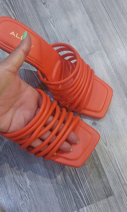 Дамски сандали на ток