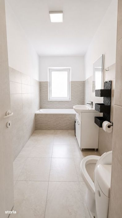 Apartament de inchiriat cu 2 camere , parcare ,etaj 1, zona Florilor — fotografia 3