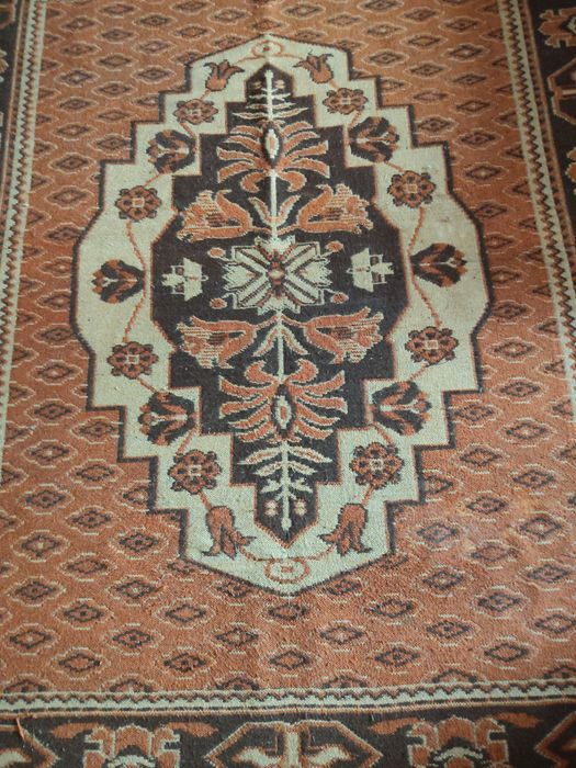 Жакардов вълнен килим