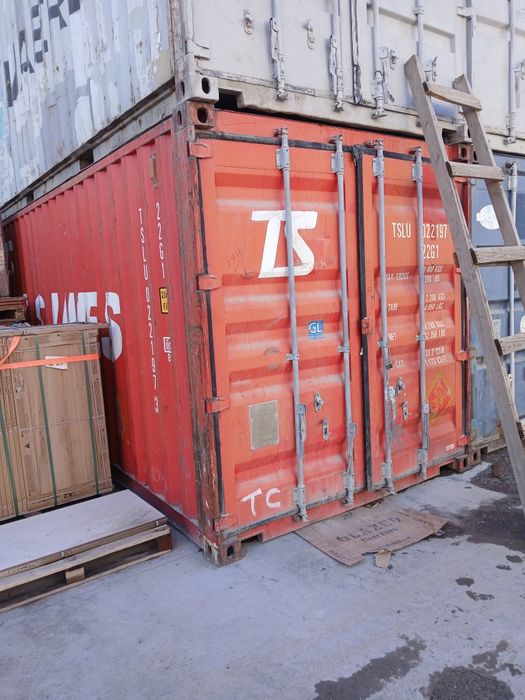 Продаются контейнеры