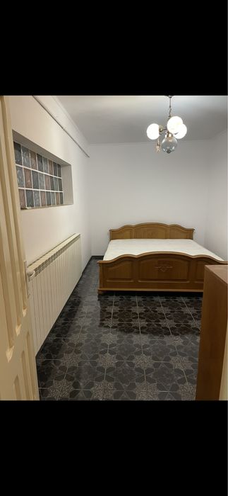 Vand apartament 2 camere la 10 min.mers pe jos pana la piata centrala