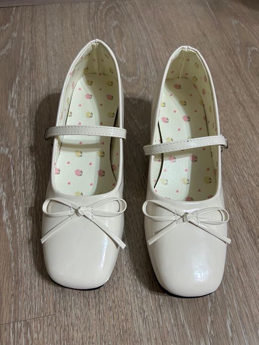 Женская обувь, туфли