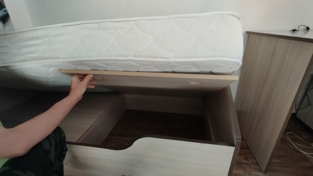 односпальная кровать