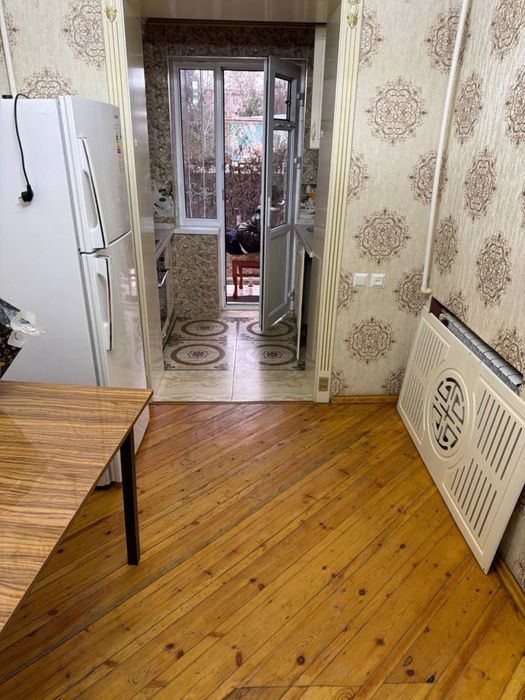 Аренда срочноо Сергили индекс 3 комнатная 1 этаж