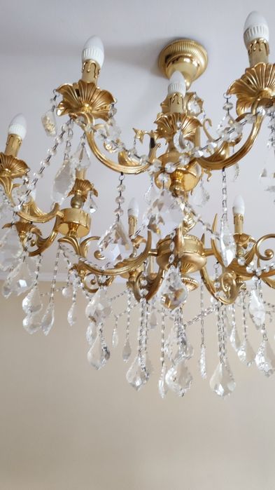 Продаётся роскошная хрустальная люстра