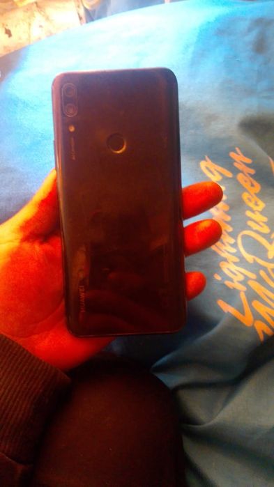 Продам телефон хуавей