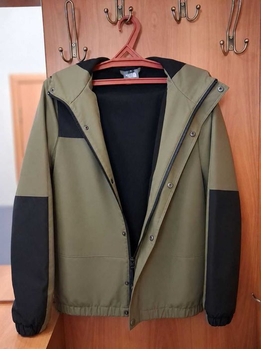 Лёгкая куртка The North Face, размер M
