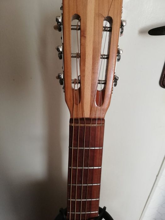 Уникална колекционерска българска китара Кремона