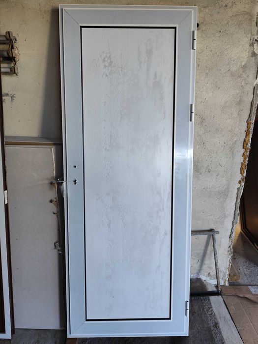 Алуминиеви врати