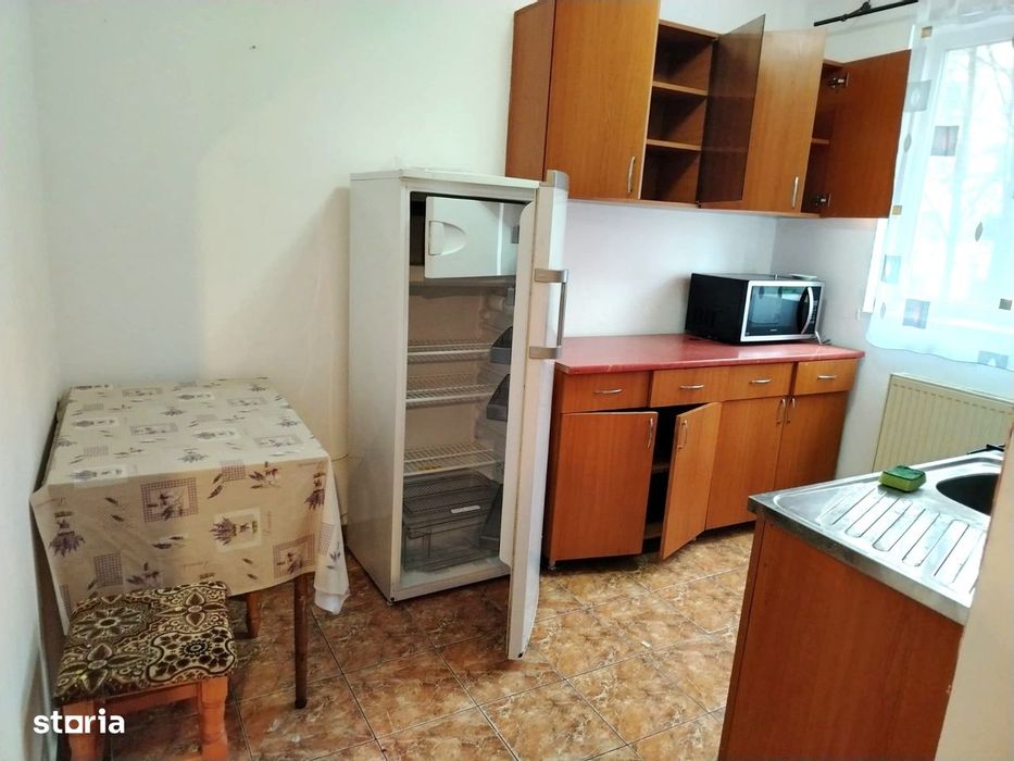 Apartament 3 camere 44mp zona buna mobilat utilat 53.000eur neg